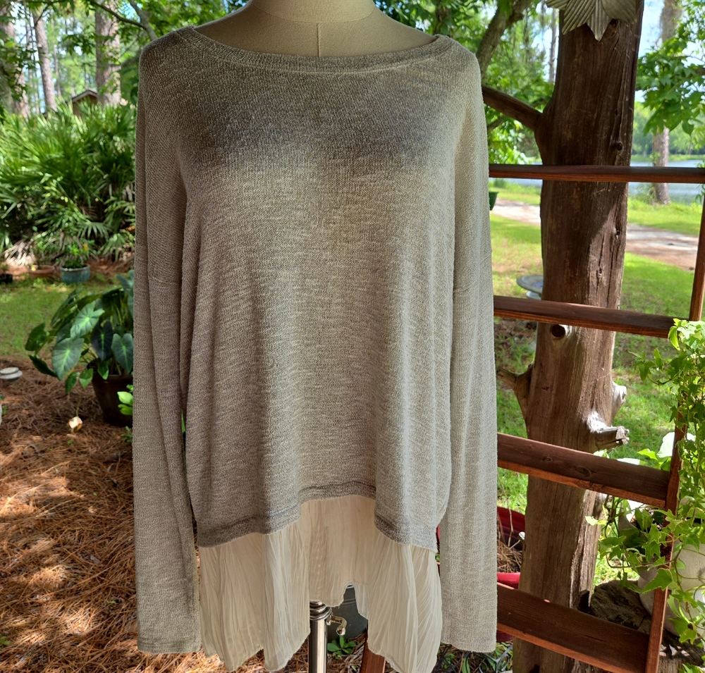 Abercrombie & Fitch Beige With Metallic Gold Shirt Tail Lightweight Sweater